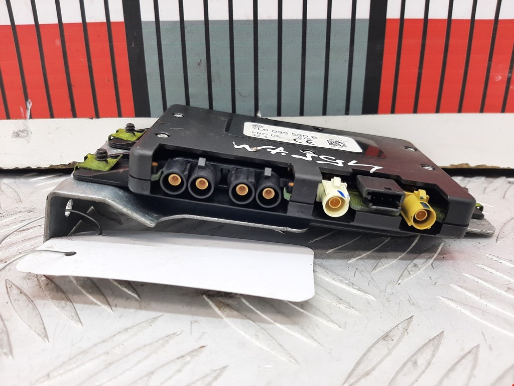 Усилитель антенны VOLKSWAGEN Touareg 2002-2010