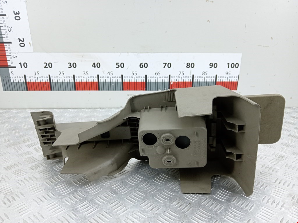 Консоль VOLVO XC90 2002-2014