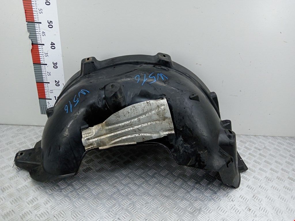 Подкрылок (защита крыла) передний правый Mercedes ML-Class (W163) (1997-2005)