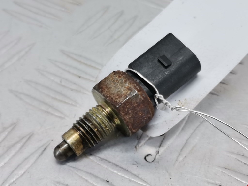 Датчик включения заднего хода VOLKSWAGEN Golf IV 1997-2003