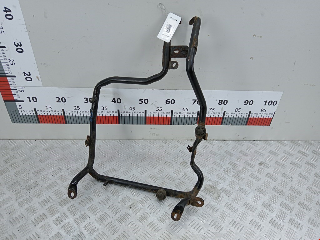 Кронштейн крепления запасного колеса NISSAN Primastar 2001-2014