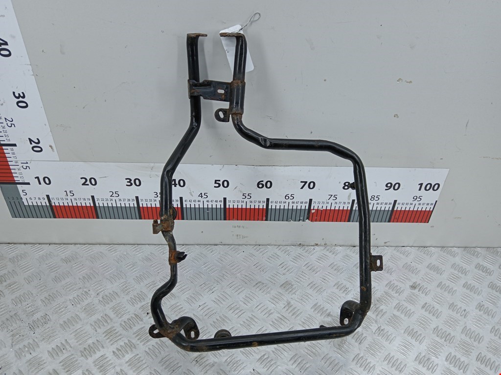 Кронштейн крепления запасного колеса NISSAN Primastar 2001-2014