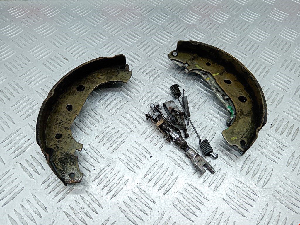 Механизм ручного тормоза Ford Focus 2 (2004-2011)