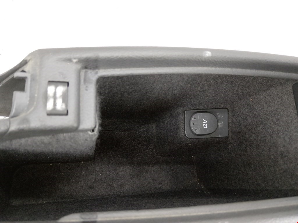 Подлокотник в салон RENAULT Laguna 2001-2007