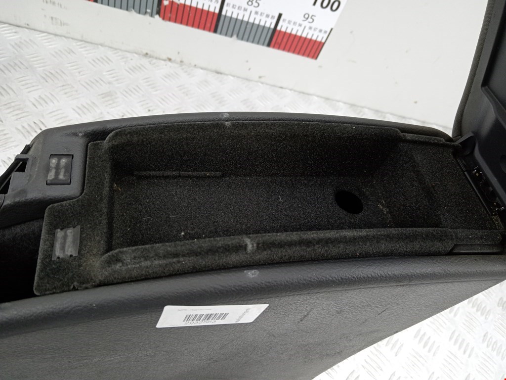 Подлокотник в салон RENAULT Laguna 2001-2007