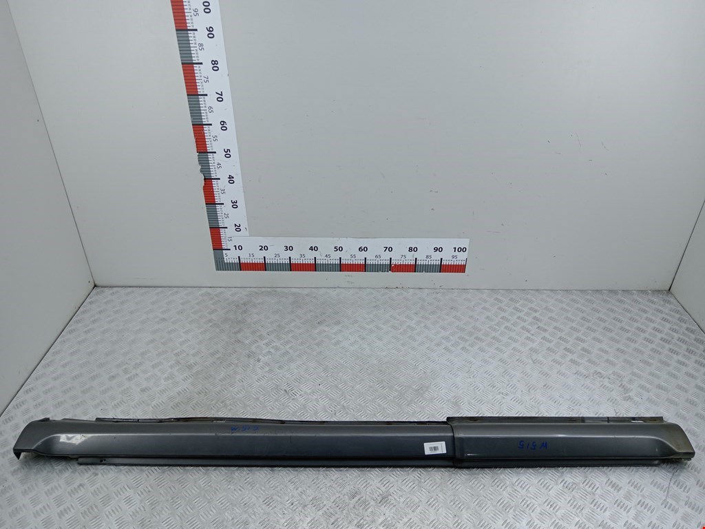 Накладка декоративная на порог правая Kia Sorento 1 (BL) (2002-2011)