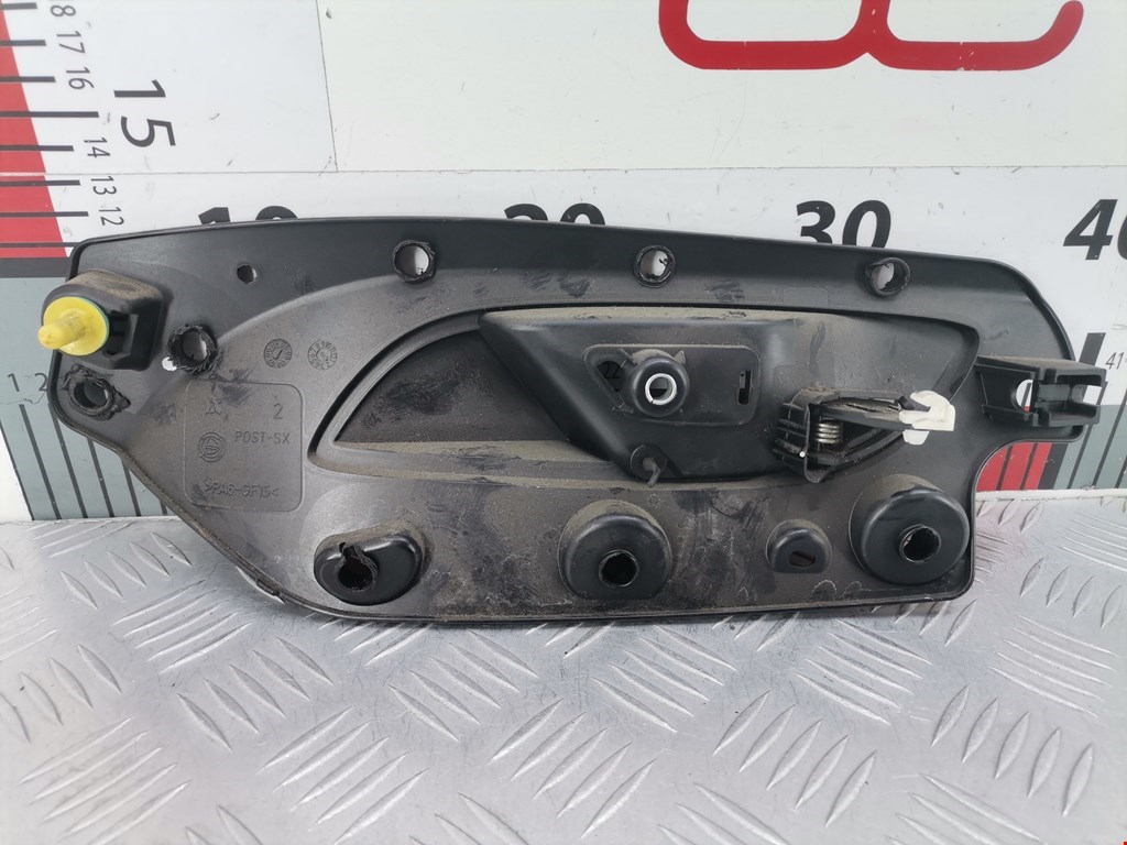 Ручка дверная задняя внутренняя левая FIAT Grande Punto 2005-2009