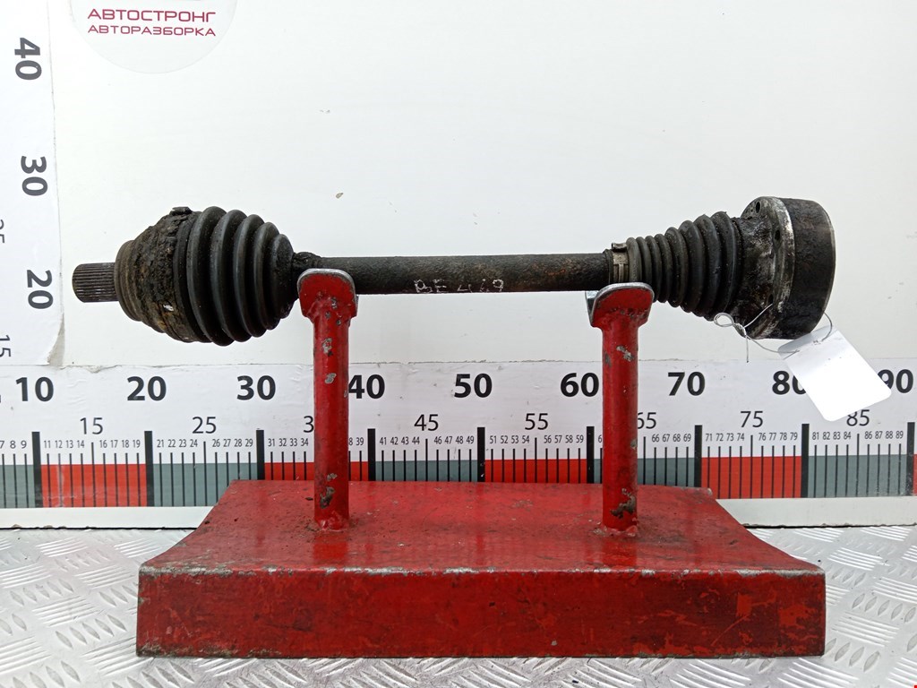 Полуось передняя левая (приводной вал шрус) Volkswagen Caddy 3 (2004-2015)