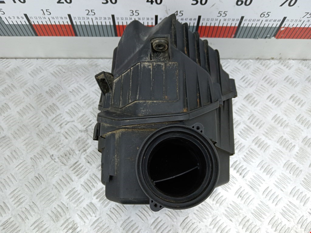 Корпус воздушного фильтра AUDI A8 D3 2003-2010