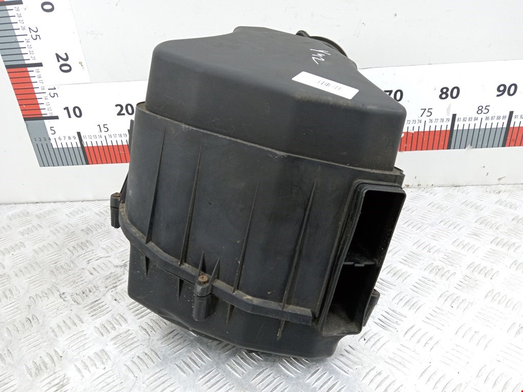 Корпус воздушного фильтра AUDI A8 D3 2003-2010