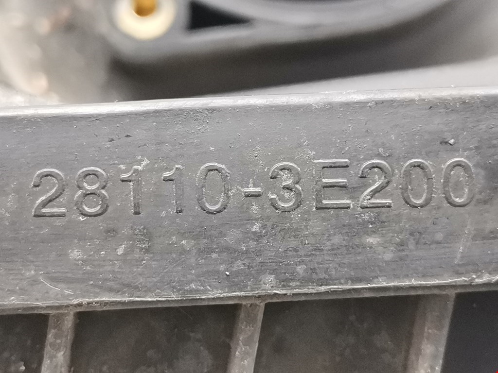 Корпус воздушного фильтра KIA Sorento 2002-2009