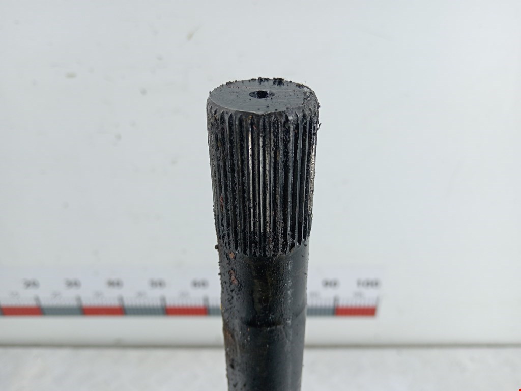 Полуось (привод, приводной вал) задняя правая KIA Sorento 2002-2009