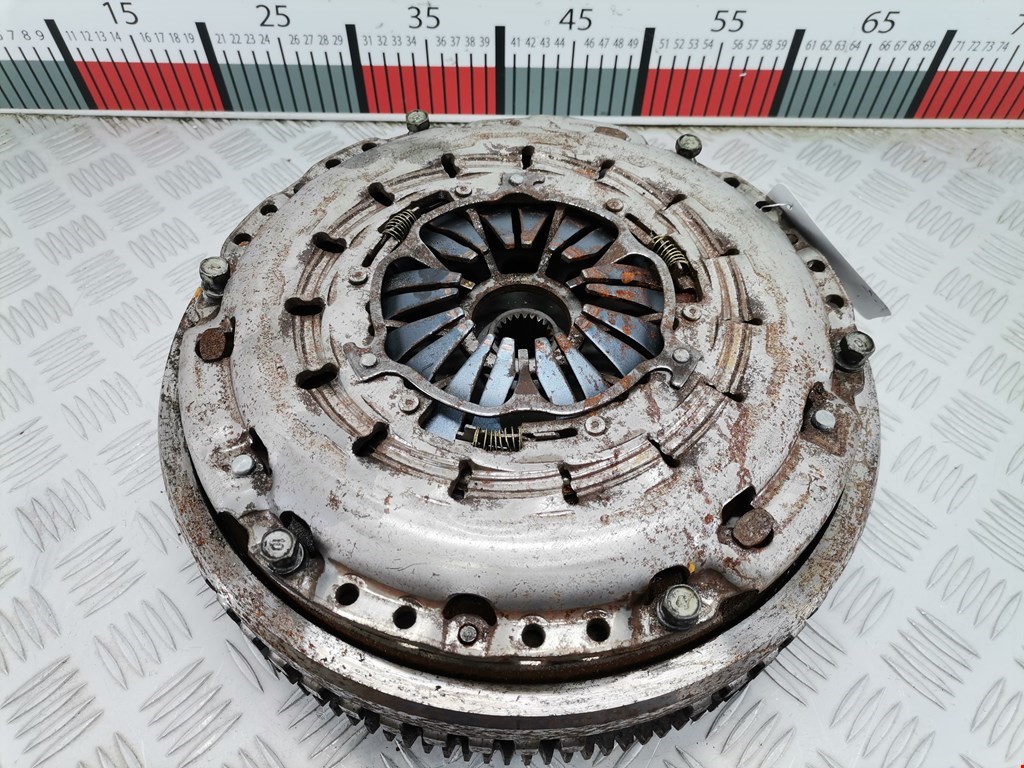 Маховик (демпфер сцепления) HYUNDAI Terracan 2001-2006