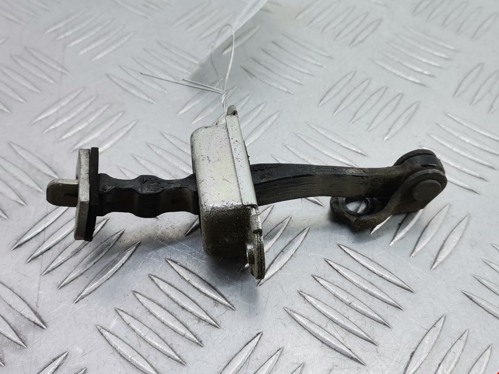 Ограничитель открывания двери NISSAN Pathfinder R51M 2004-2014