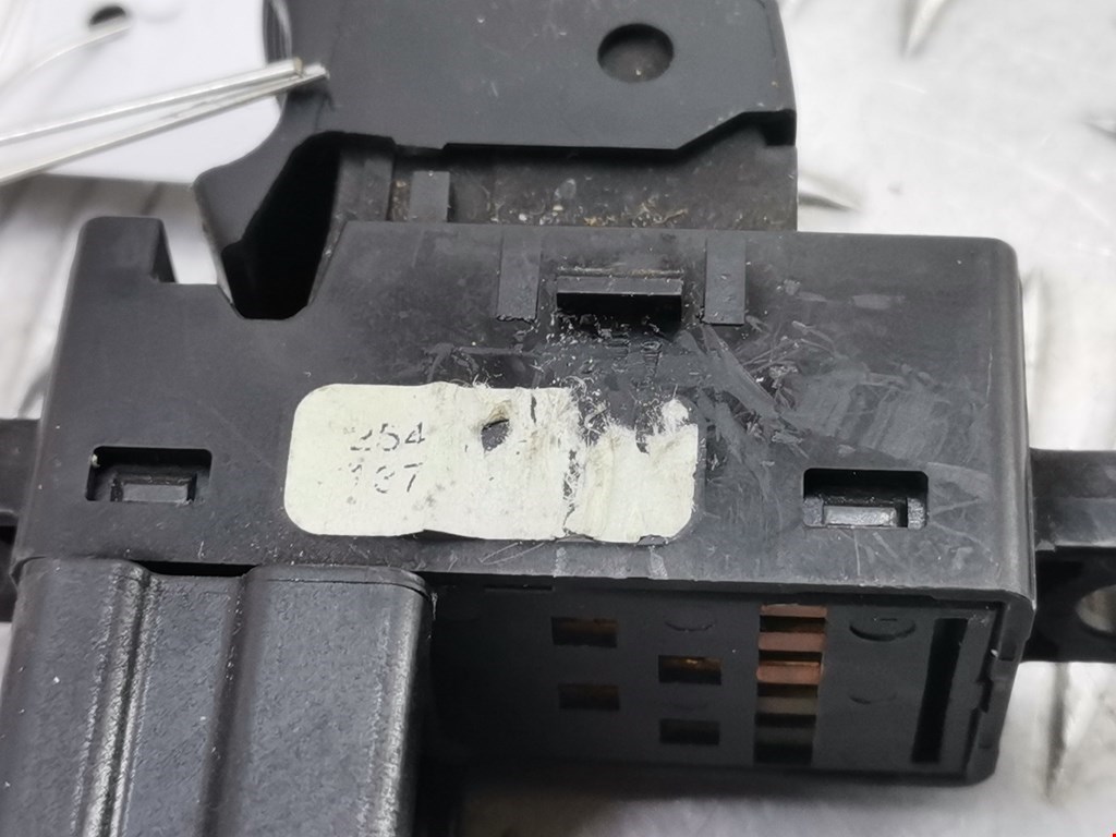 Кнопка стеклоподъемника NISSAN Pathfinder R51M 2004-2014