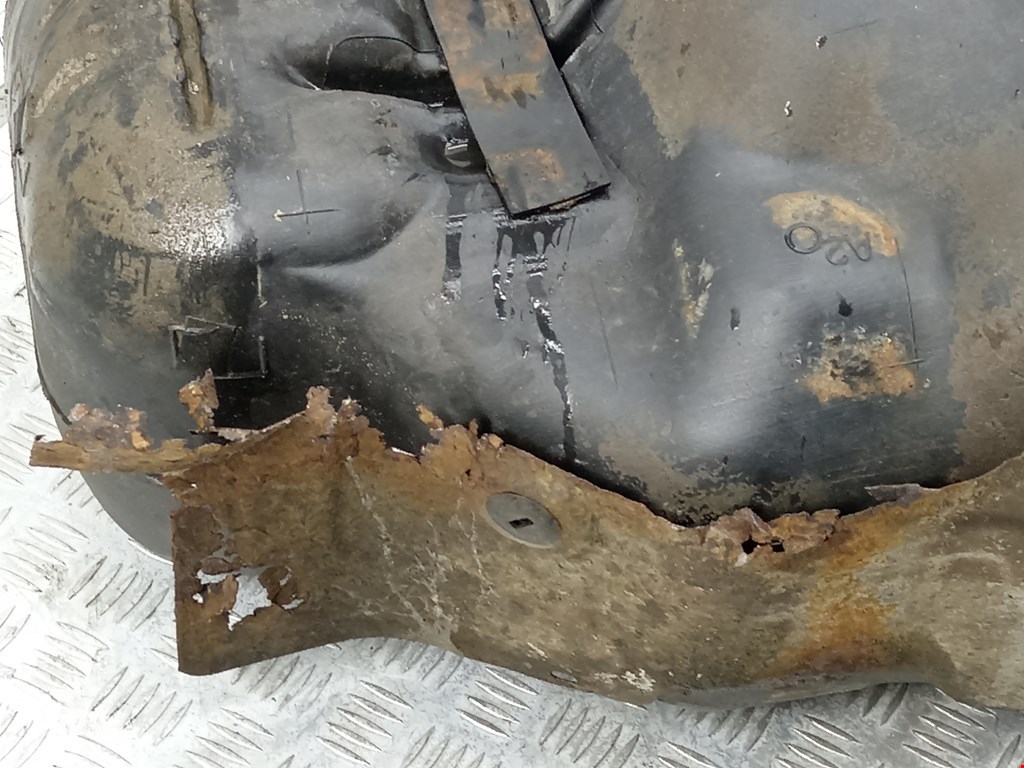 Бак топливный TOYOTA Hilux VII AN10 AN 20 AN30 2005-2015