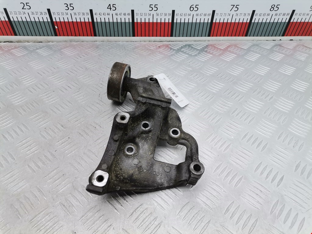 Кронштейн генератора MITSUBISHI Outlander GF0W 2012-н.в.