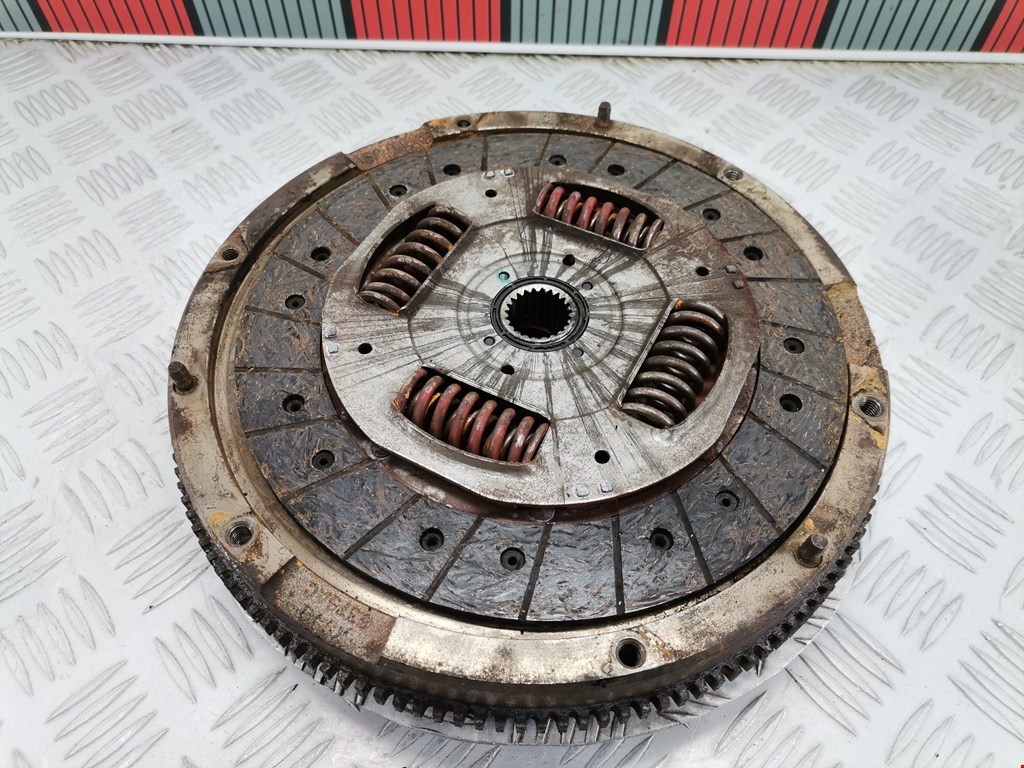 Маховик (демпфер сцепления) FORD Fiesta 1995-2001