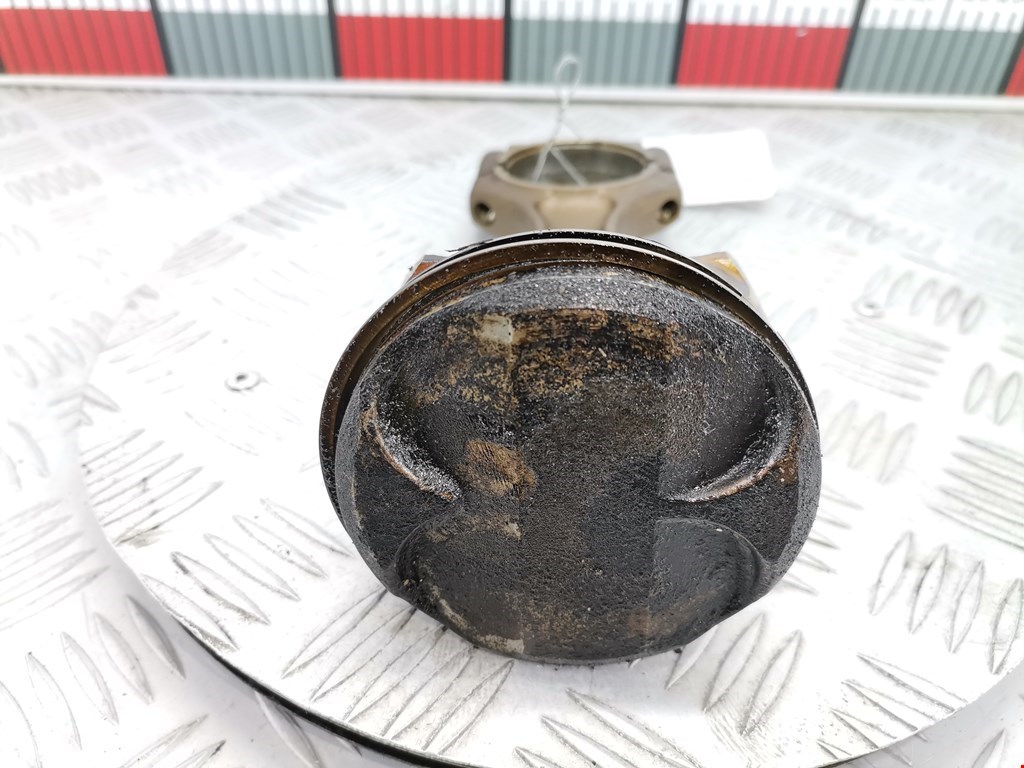 Поршень с шатуном BMW 1er E81\E87 2004-2011