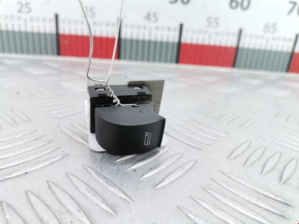 Кнопка стеклоподъемника AUDI A3 8L 1996-2003