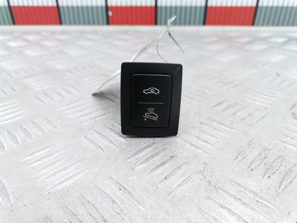 Кнопка отключения сигнализации Volkswagen Touareg 1 (2002-2010)