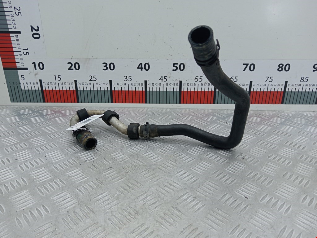 Патрубок отопителя (печки) Volkswagen Touareg 1 (2002-2010)