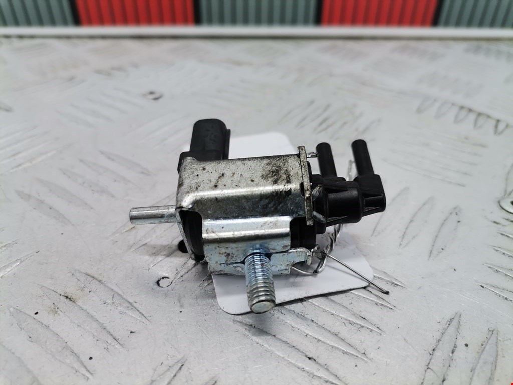 Клапан воздушного фильтра Ford C-MAX 1 (2003-2010)