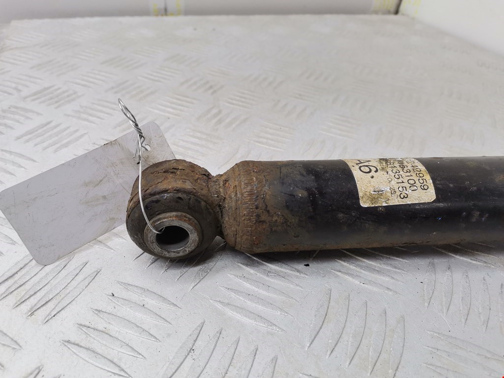 Амортизатор задний правый OPEL Zafira B 2005-2012