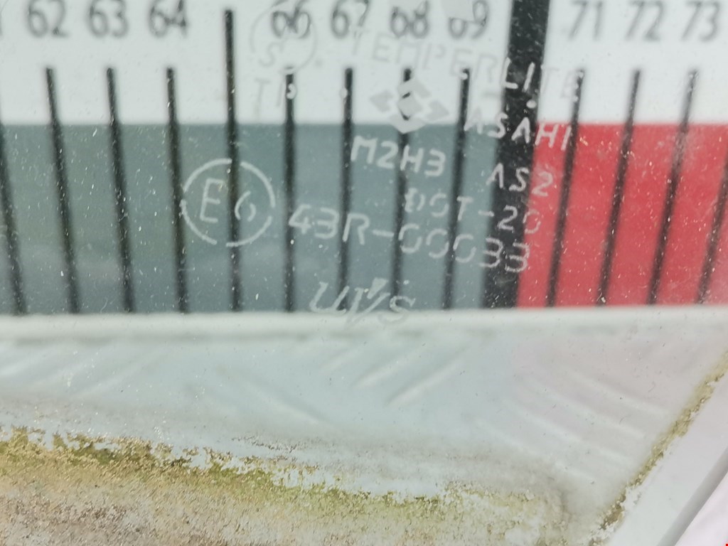 Стекло двери переднее левое MITSUBISHI Galant VIII 1996-2006