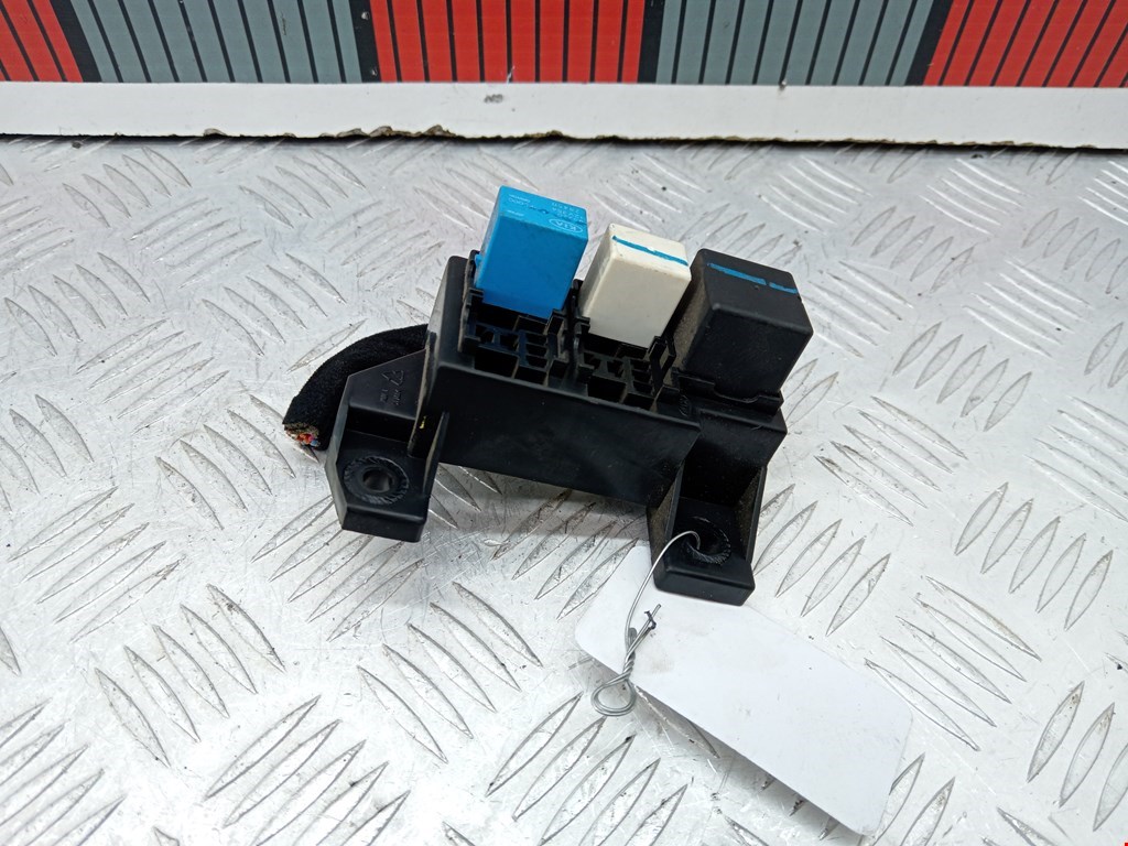 Блок реле KIA Sorento 2002-2009