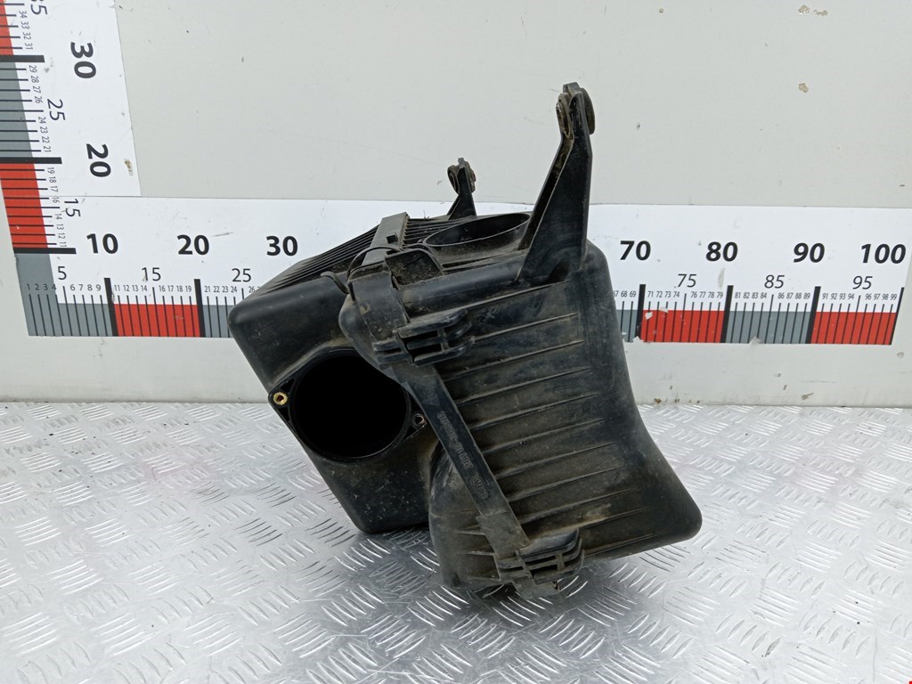 Корпус воздушного фильтра KIA Sorento 2002-2009