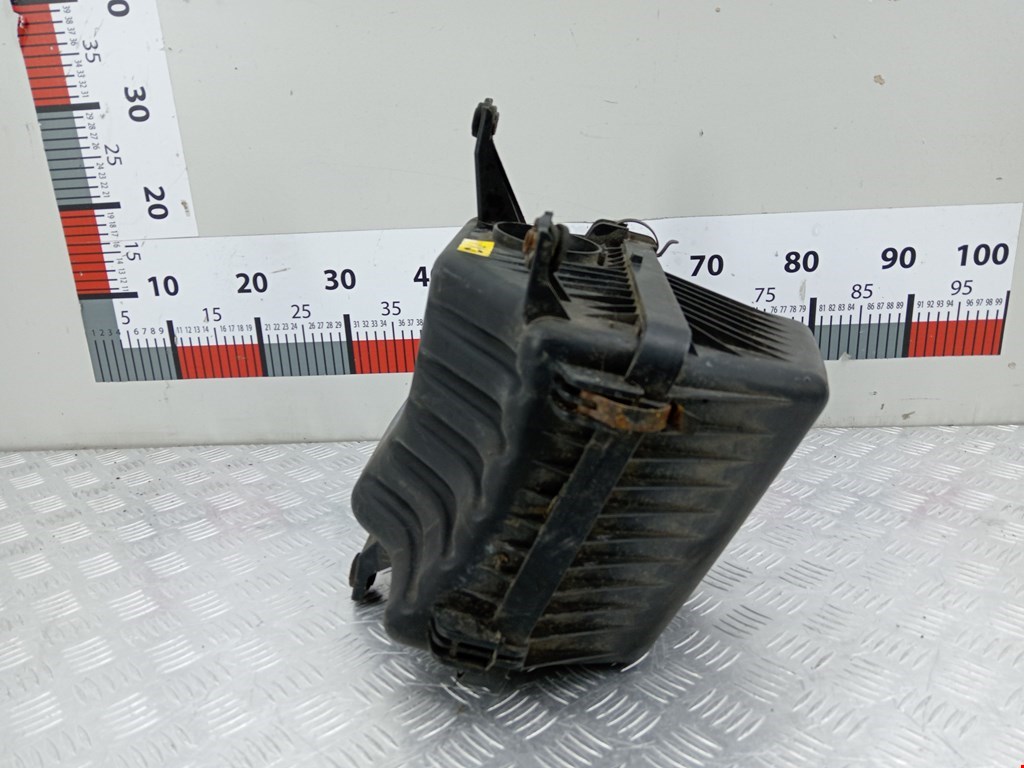 Корпус воздушного фильтра KIA Sorento 2002-2009