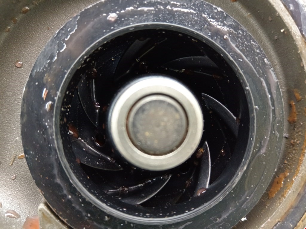 Насос водяной (помпа) VOLKSWAGEN Touran 2003-2010