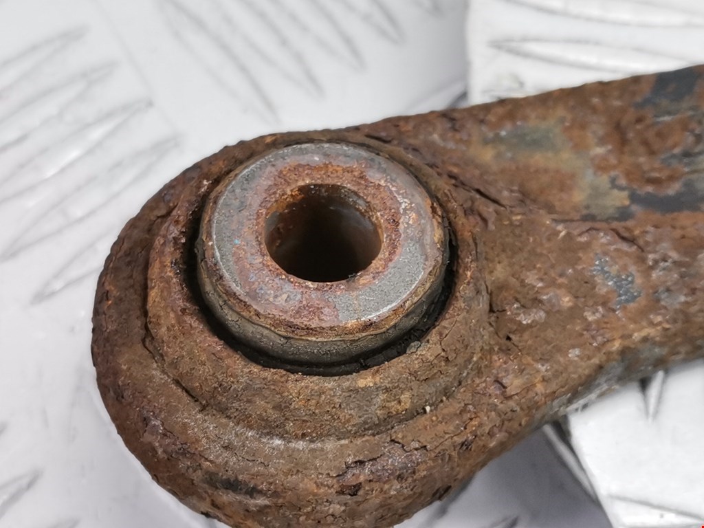 Рычаг задний правый VOLVO V60 2010-2018