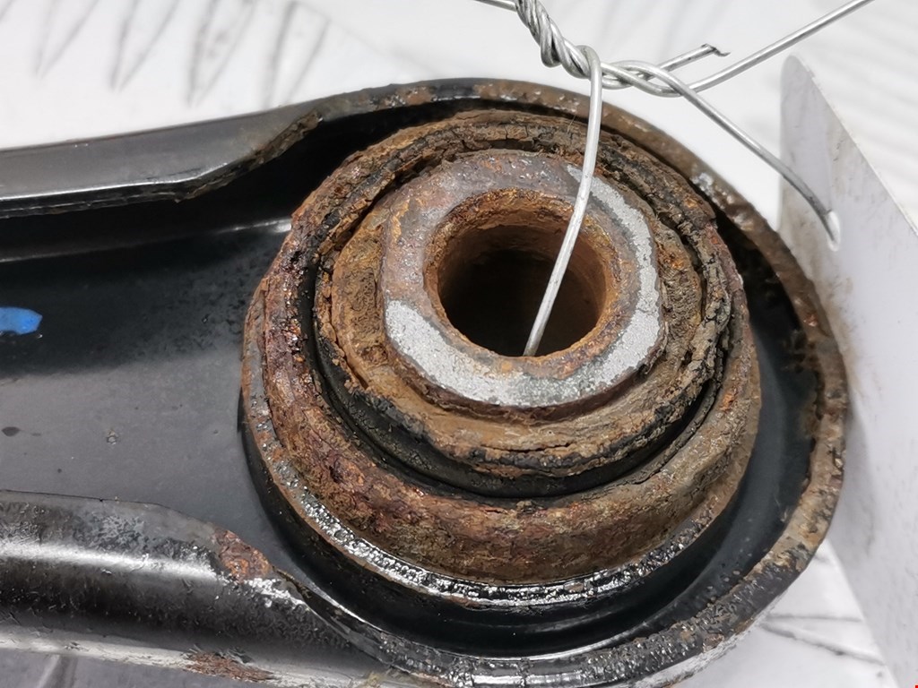 Рычаг задний правый VOLVO V60 2010-2018