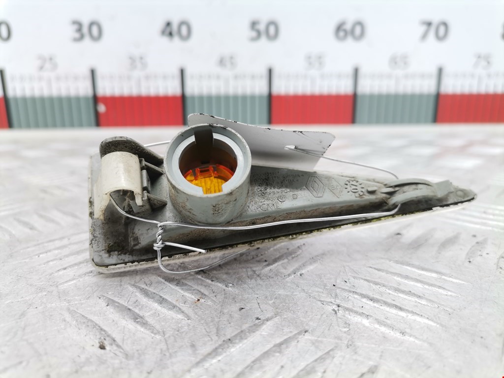 Повторитель на крыло RENAULT Scenic II 2003-2010