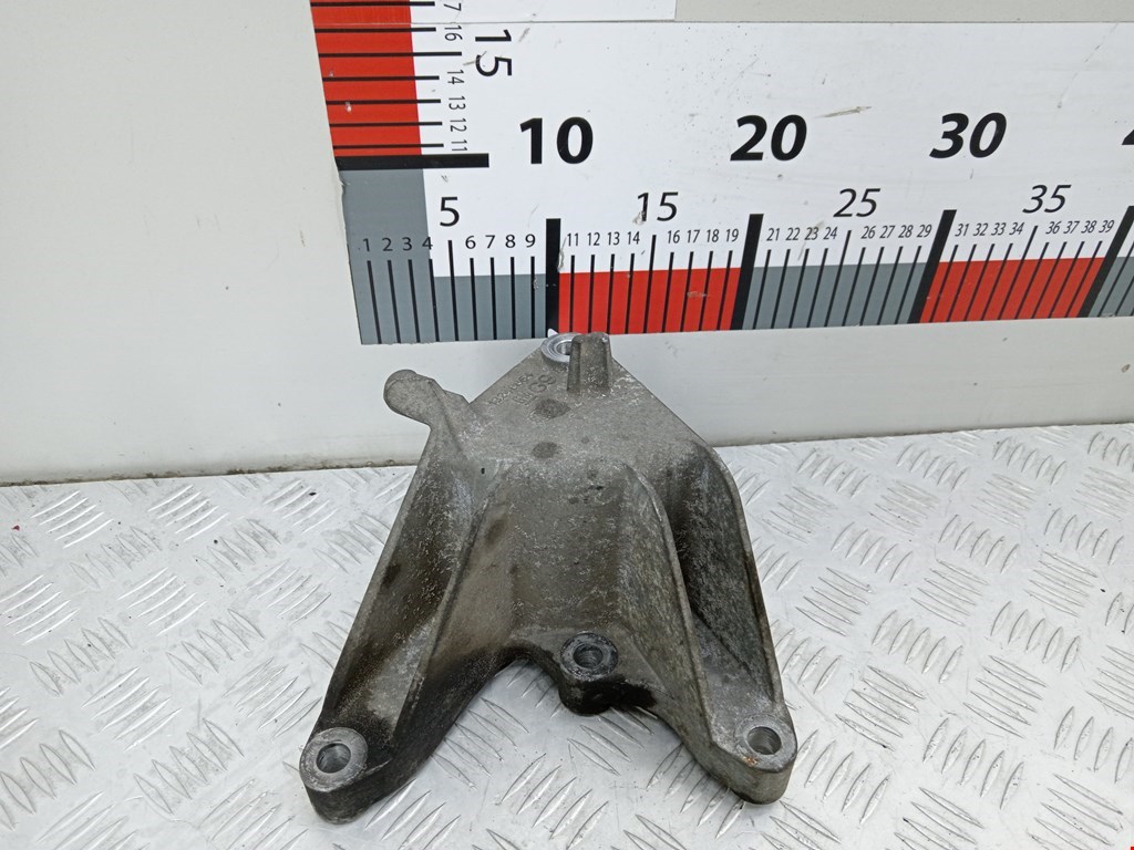 Кронштейн (крепление лапа) двигателя Opel Astra J (2009-2018)