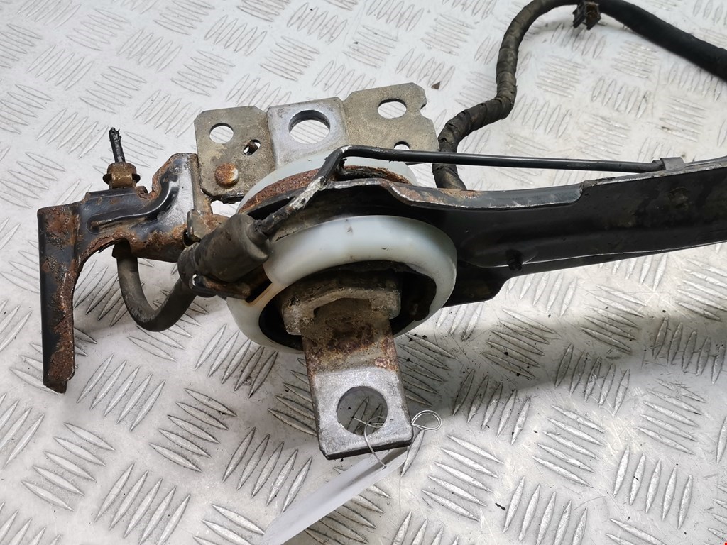 Ступица задняя левая VOLVO V60 2010-2018