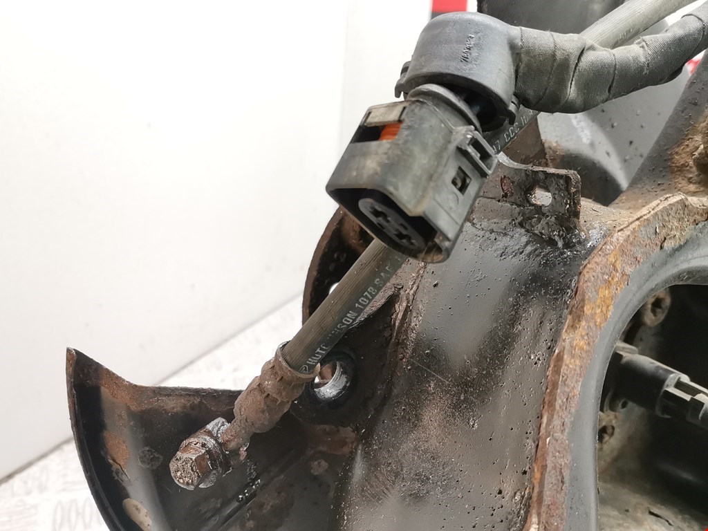 Ступица задняя левая VOLVO V60 2010-2018