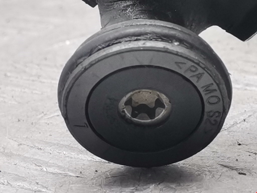 Ролик двери сдвижной (левый/правый средний верхний/нижний) OPEL Combo C 2001-2011