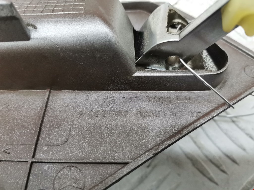 Ручка дверная задняя внутренняя левая MERCEDES-BENZ M-Class W163 ML 1997-2005