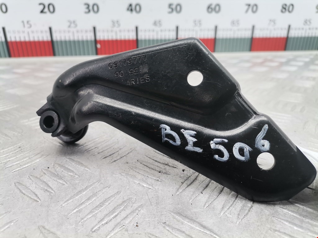 Ролик двери сдвижной (левый/правый средний верхний/нижний) OPEL Combo C 2001-2011