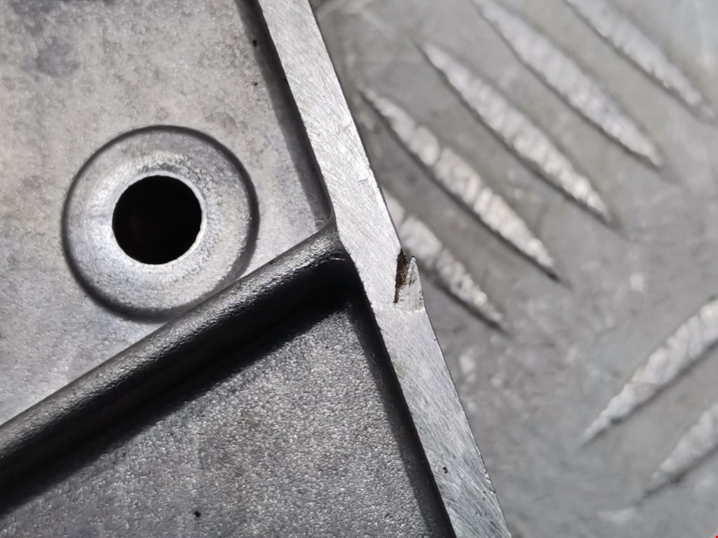 Крышка двигателя задняя BMW X5 E70 2007-2013