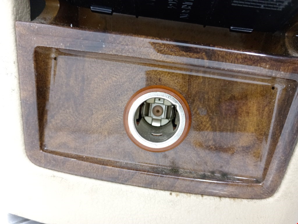 Подлокотник в салон PEUGEOT 607 2000-2010