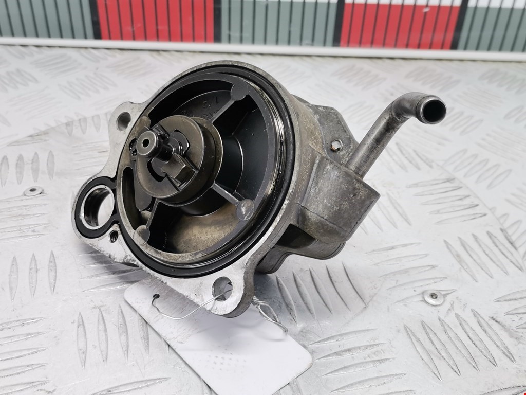 Насос вакуумный Mini One D Hatch 1 (R50) (2000-2006)