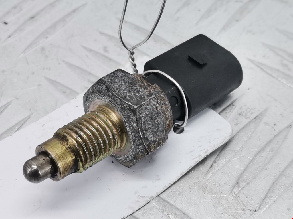 Датчик включения заднего хода VOLKSWAGEN Golf IV 1997-2003