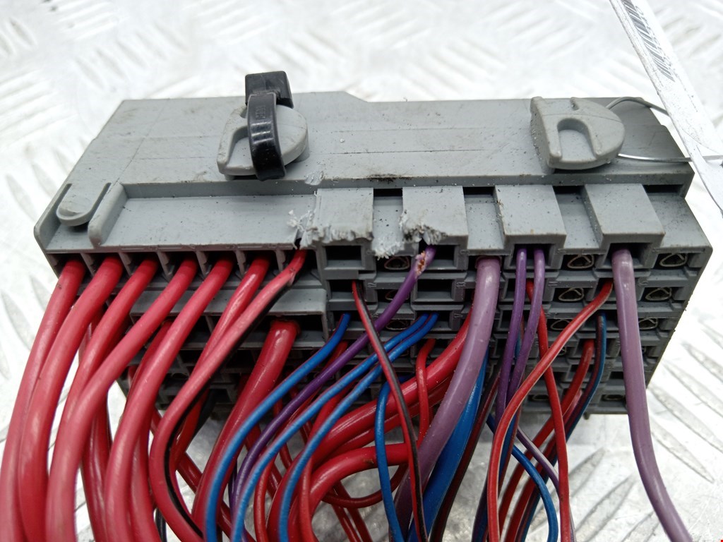 Датчик уровня в бачок омывателя VOLVO XC90 2002-2014