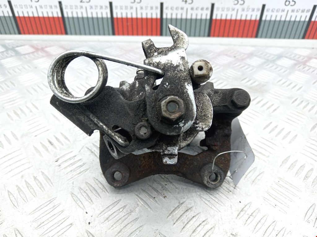 Суппорт задний правый AUDI A4 B5 1995-2001