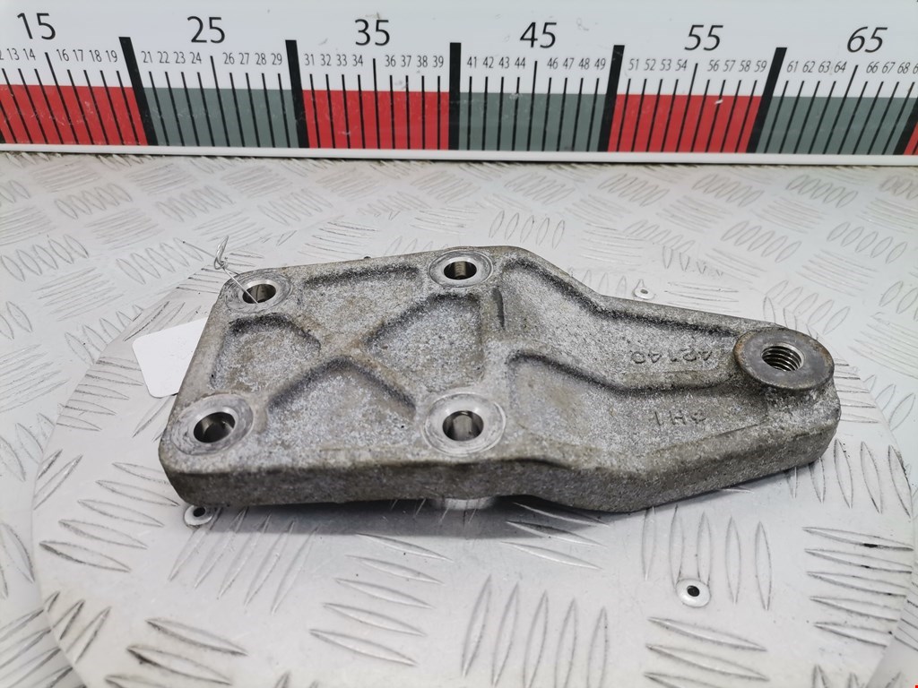 Кронштейн редуктора TOYOTA RAV 4 XA30 2006-2012