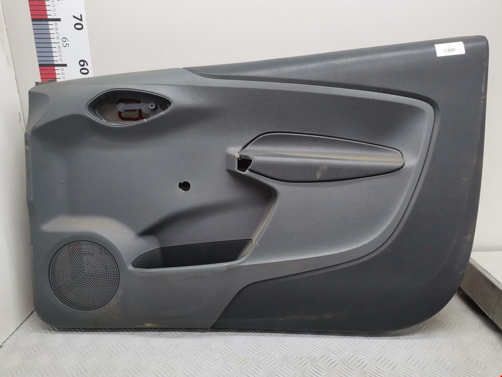 Обшивка двери передняя правая FORD KA 2009-2016